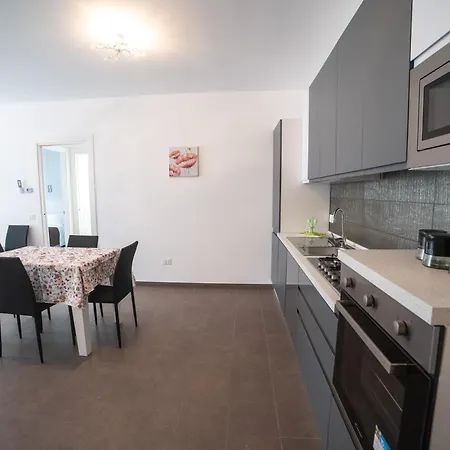 Middle Town * トロペーア