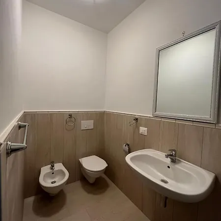 Middle Town アパート トロペーア