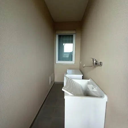 Middle Town アパート トロペーア