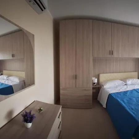 Middle Town * Tropea