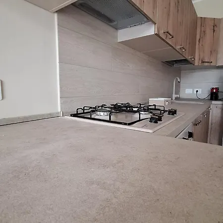 Middle Town Apartment