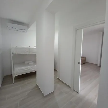 Middle Town Apartment