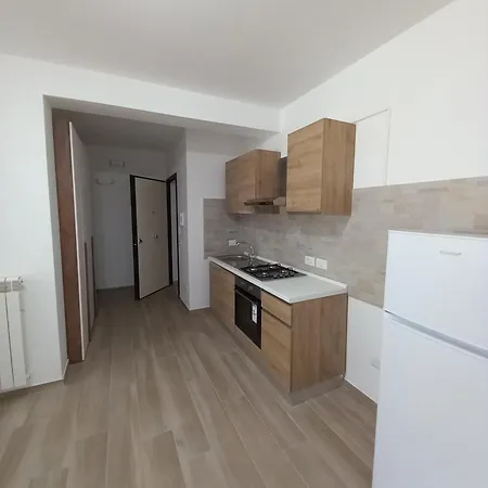 Middle Town Apartment *
