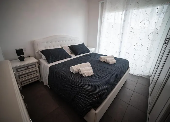 Middle Town 特罗佩阿