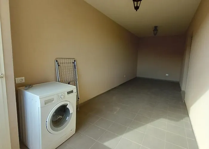 Middle Town 特罗佩阿