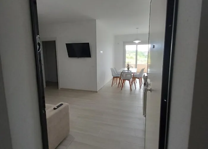 Middle Town 公寓 *