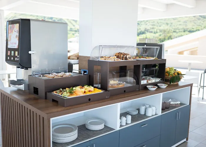 Middle Town * 特罗佩阿